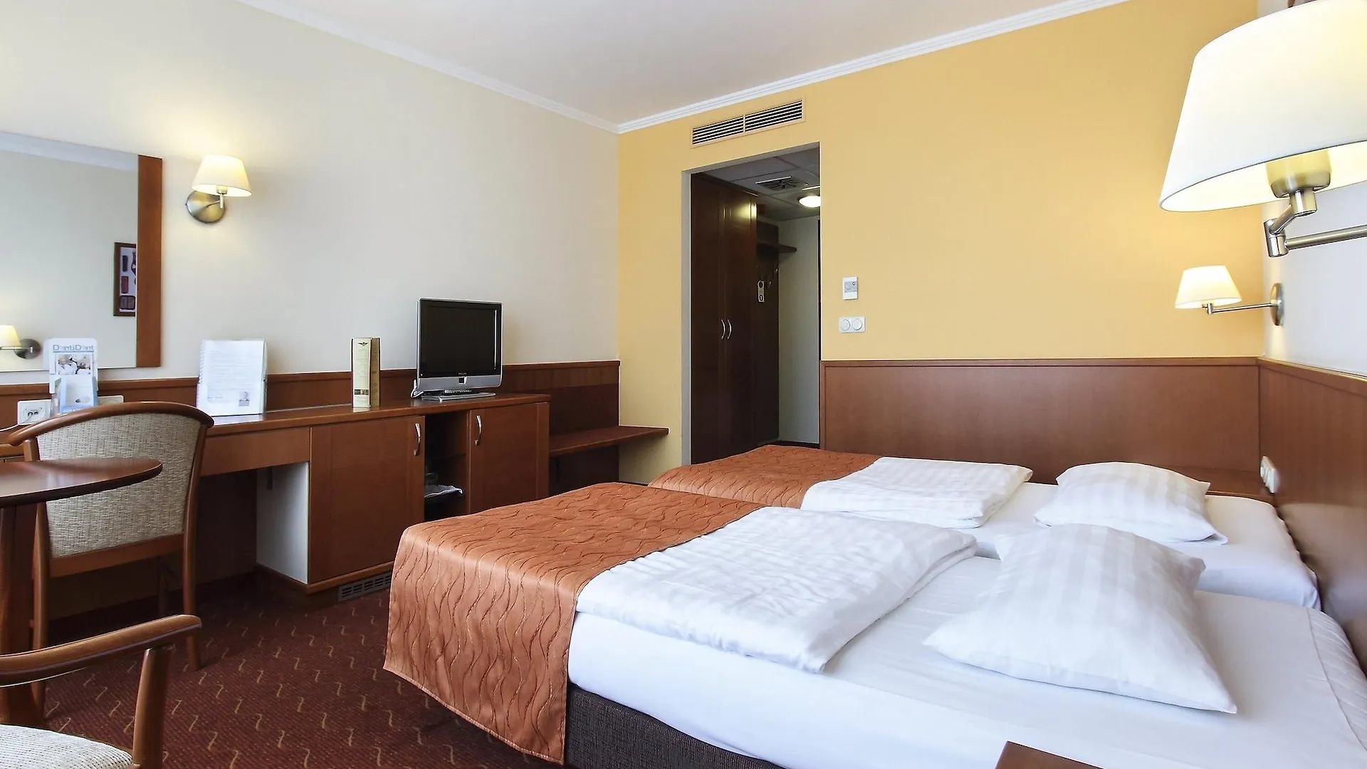 וסס Airport Hotel Budapest